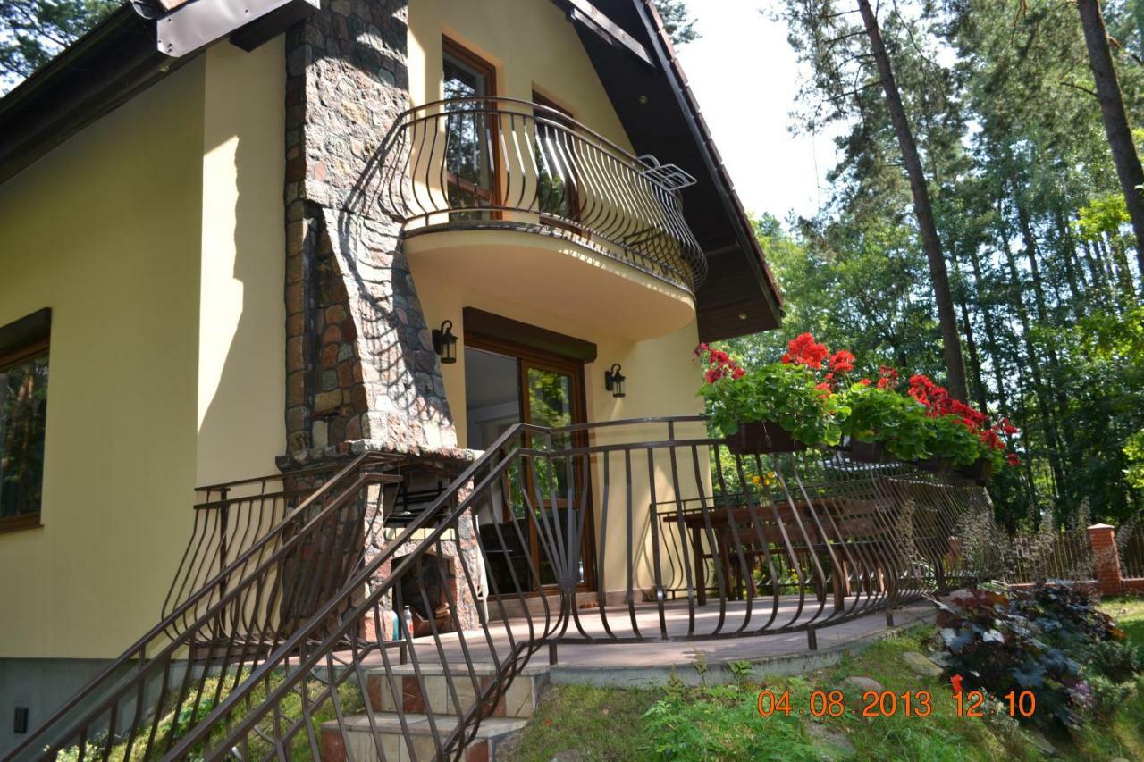 Dom Na Skraju Lasu Villa Wilkasy Exterior foto